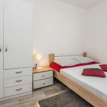 Apartman Ivanusevic 2 By Interhome