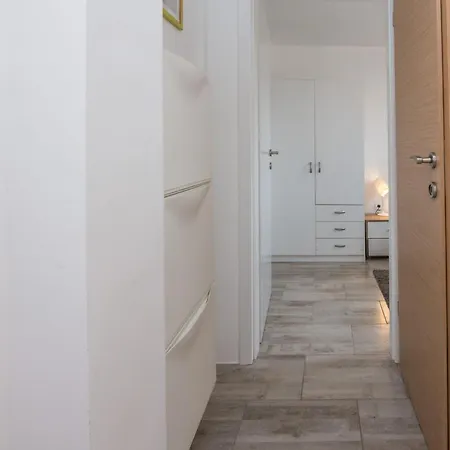 Lägenhet Ivanusevic 2 By Interhome Vir