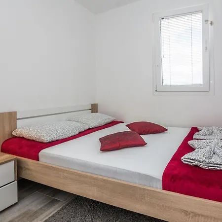 Ivanusevic 2 By Interhome * Vir