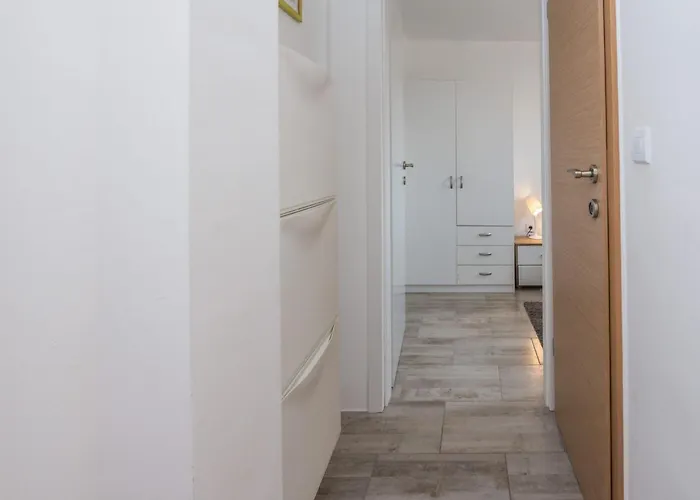 Apartment Ivanusevic 2 By Interhome Vir